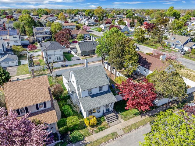 23 Evergreen Drive, Lindenhurst, NY 11757