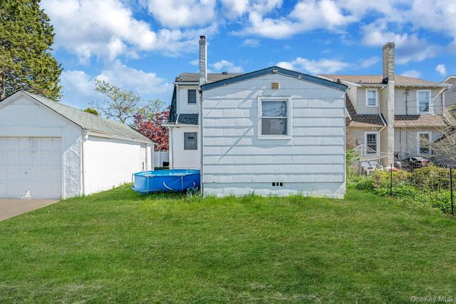 23 Evergreen Drive, Lindenhurst, NY 11757