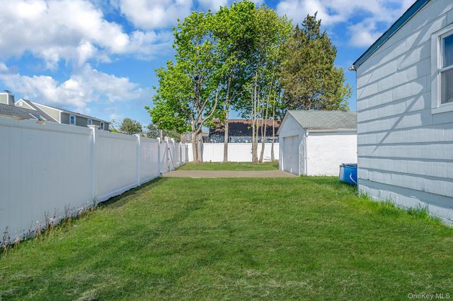 23 Evergreen Drive, Lindenhurst, NY 11757