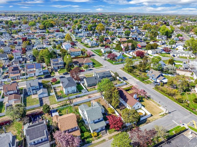 23 Evergreen Drive, Lindenhurst, NY 11757