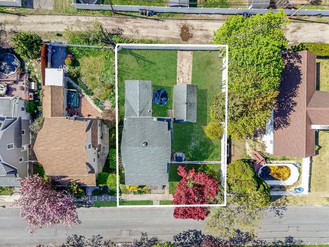 23 Evergreen Drive, Lindenhurst, NY 11757