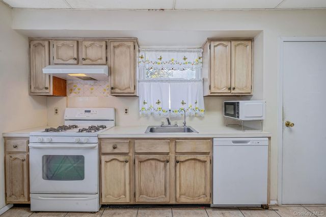 23 Evergreen Drive, Lindenhurst, NY 11757