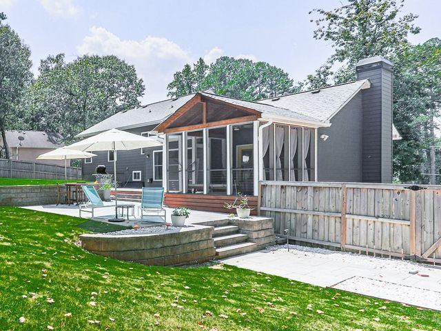 268 N Briar Ridge, Woodstock, GA 30189