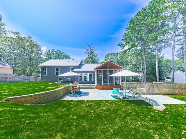 268 N Briar Ridge, Woodstock, GA 30189