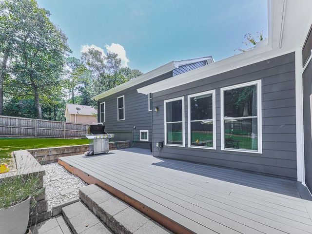 268 N Briar Ridge, Woodstock, GA 30189