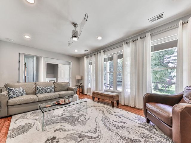 268 N Briar Ridge, Woodstock, GA 30189