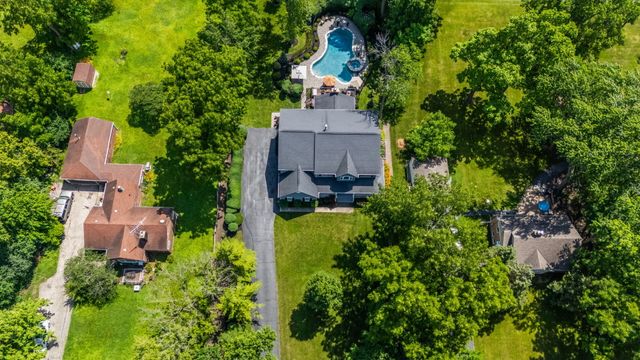 2733 N ELM Lane, Arlington Heights, IL 60004