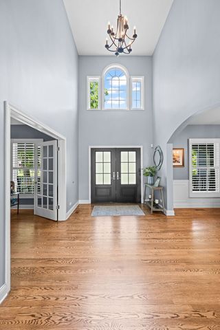 2733 N ELM Lane, Arlington Heights, IL 60004