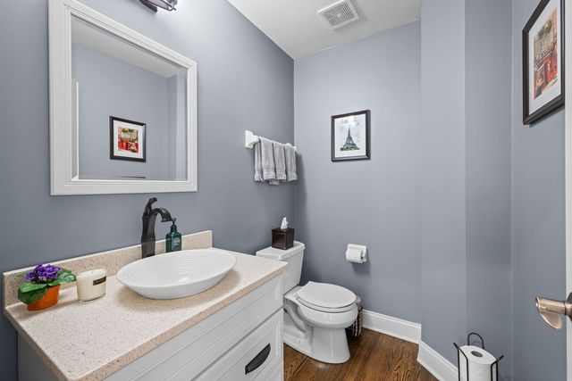 2733 N ELM Lane, Arlington Heights, IL 60004