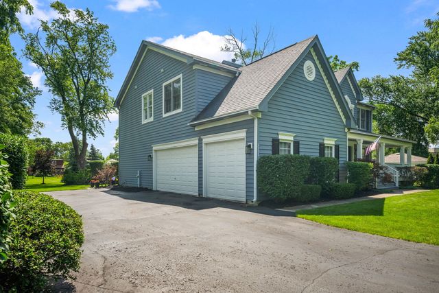 2733 N ELM Lane, Arlington Heights, IL 60004