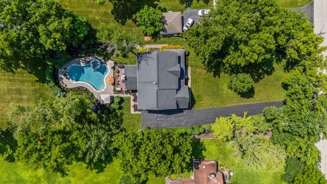 2733 N ELM Lane, Arlington Heights, IL 60004