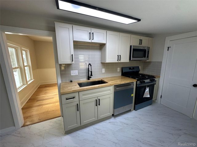 3142 Wright Street, Port Huron, MI 48060