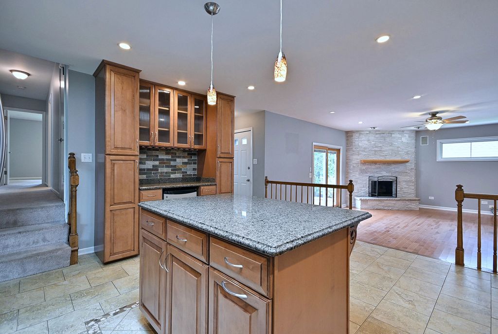 712 67th Street, Darien, IL 60561 — photo 5