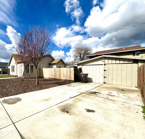 200 N B, Exeter, CA 93221
