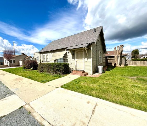 200 N B, Exeter, CA 93221