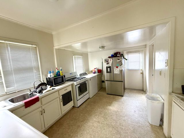 200 N B, Exeter, CA 93221