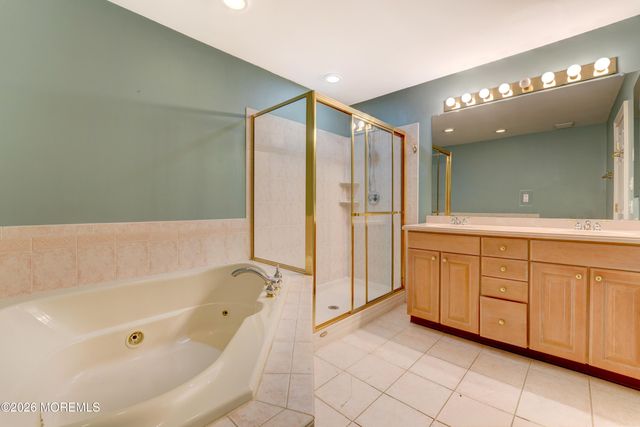 18 Skimmer Lane, Port Monmouth, NJ 07758