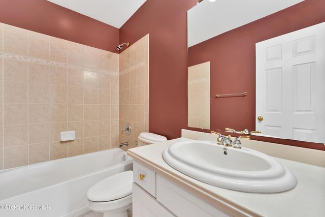 18 Skimmer Lane, Port Monmouth, NJ 07758