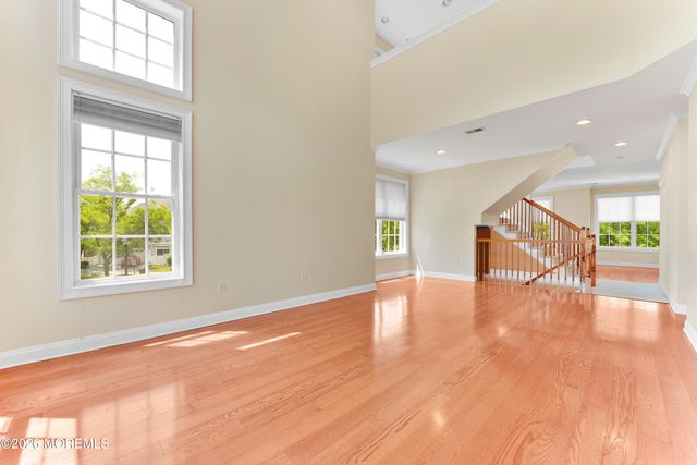 18 Skimmer Lane, Port Monmouth, NJ 07758
