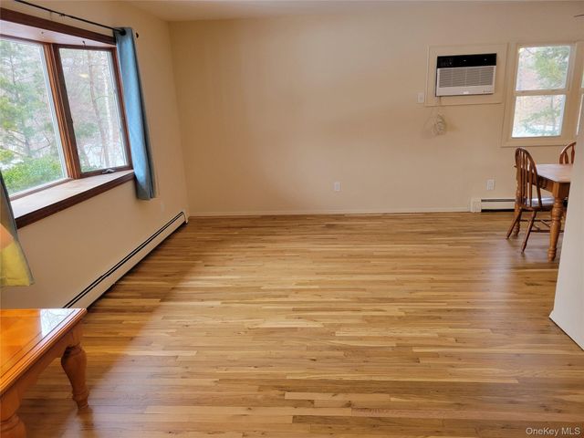 71 Cayuga Avenue, South Setauket, NY 11720