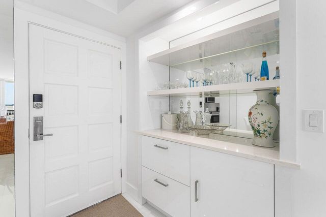 2780 S Ocean Boulevard 805, Palm Beach, FL 33480