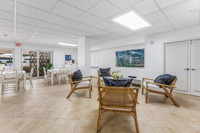 2780 S Ocean Boulevard 805, Palm Beach, FL 33480