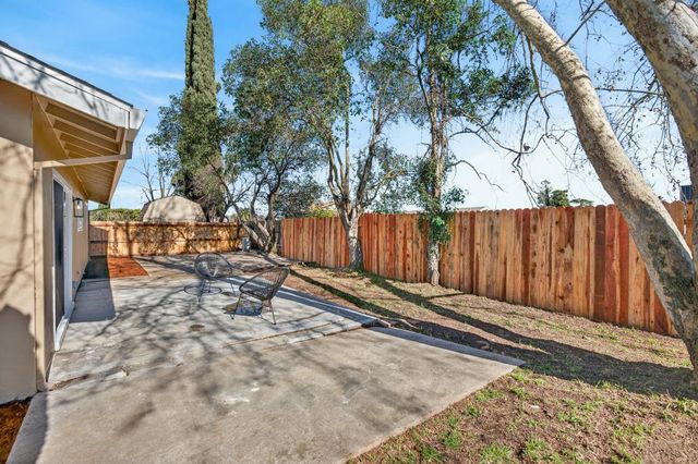 4104 Worthington Dr, North Highlands, CA 95660