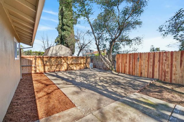4104 Worthington Dr, North Highlands, CA 95660