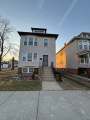 8556 S Muskegon Avenue, Chicago, IL 60617