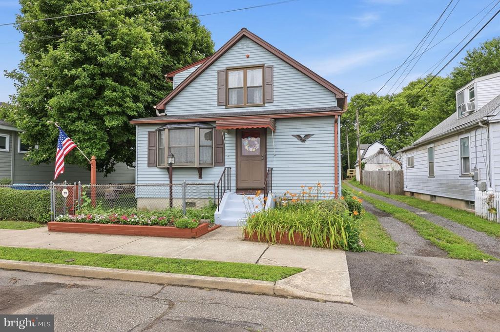 79 PARK AVE, Morrisville, PA 19067