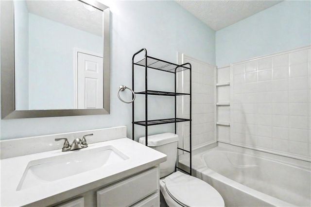 5606 Union Pointe Drive, Union City, GA 30291