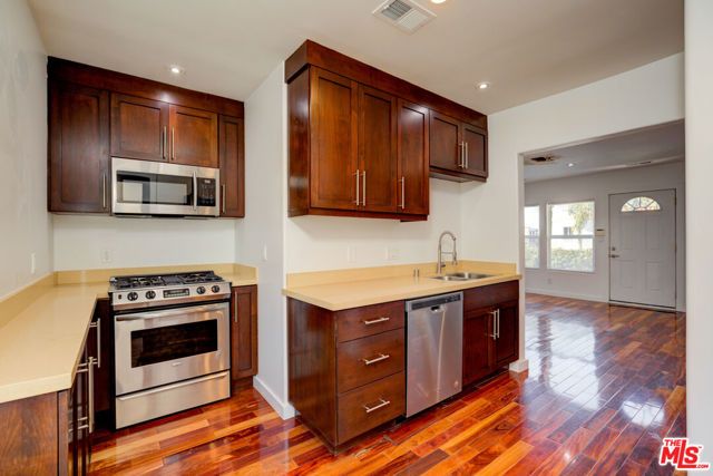 932 S Shenandoah Street 5, Los Angeles, CA 90035