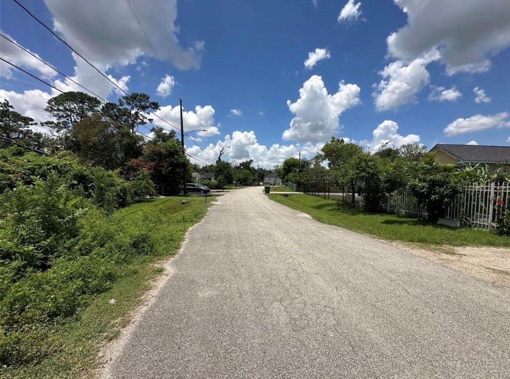 6842 Carothers Street, Houston, TX 77028