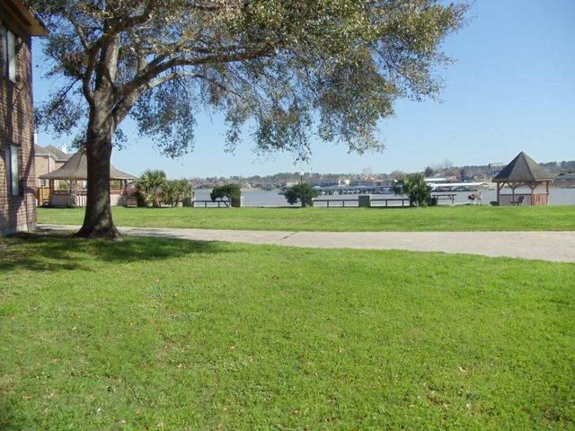 6107 Snug Harbor Boulevard L11, Montgomery, TX 77356