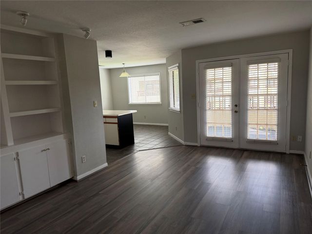 6107 Snug Harbor Boulevard L11, Montgomery, TX 77356