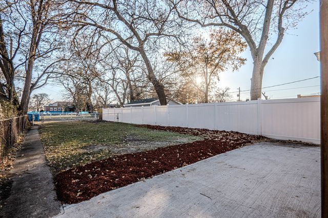 1205 W 97th Place, Chicago, IL 60643