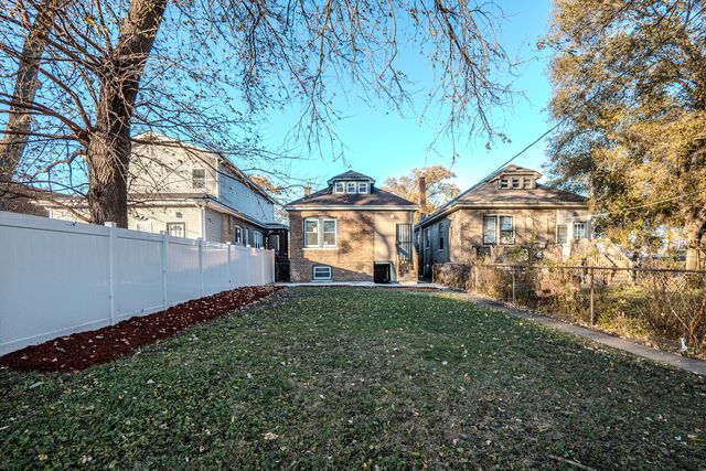 1205 W 97th Place, Chicago, IL 60643