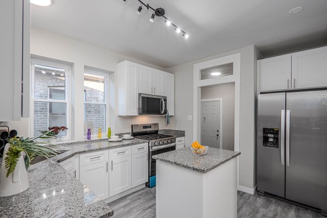 1205 W 97th Place, Chicago, IL 60643