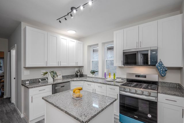 1205 W 97th Place, Chicago, IL 60643