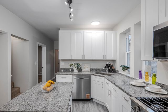 1205 W 97th Place, Chicago, IL 60643