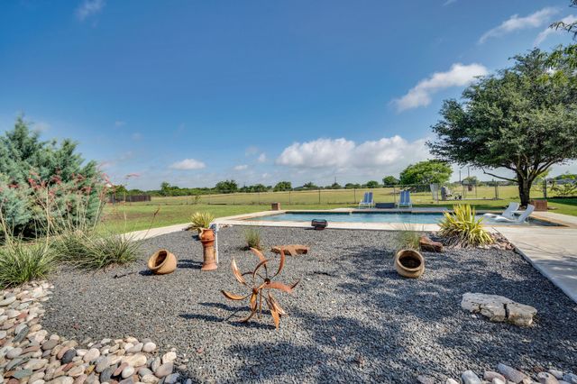 431 Mcalpin Road, Midlothian, TX 76065