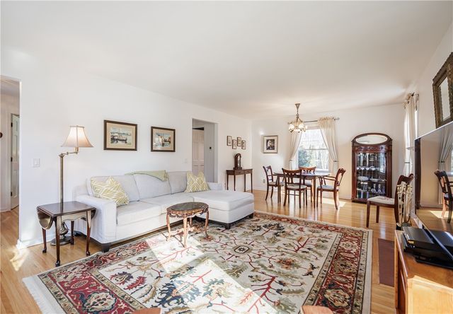 56 Hunters Lane, Brighton, NY 14618