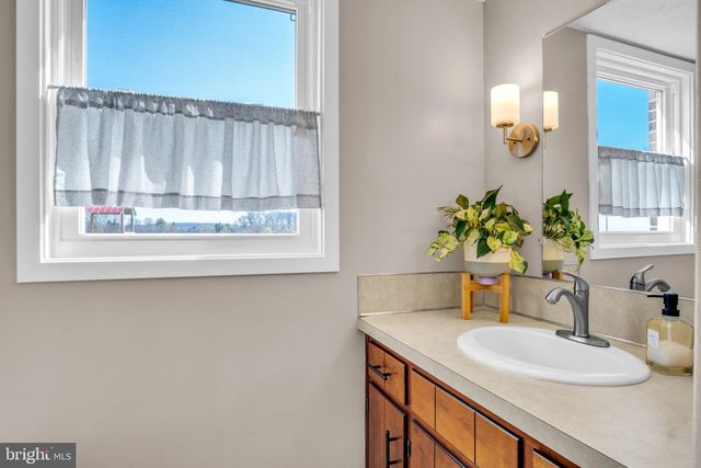 3031 RAYLIGHT DR, York, PA 17402