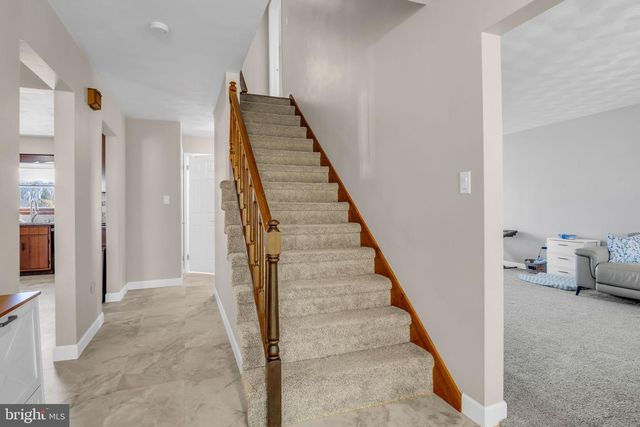 3031 RAYLIGHT DR, York, PA 17402