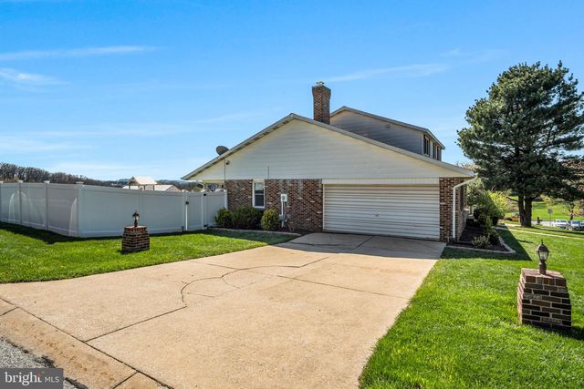 3031 RAYLIGHT DR, York, PA 17402