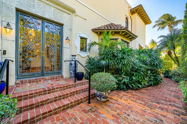 245 Brazilian Avenue, Palm Beach, FL 33480