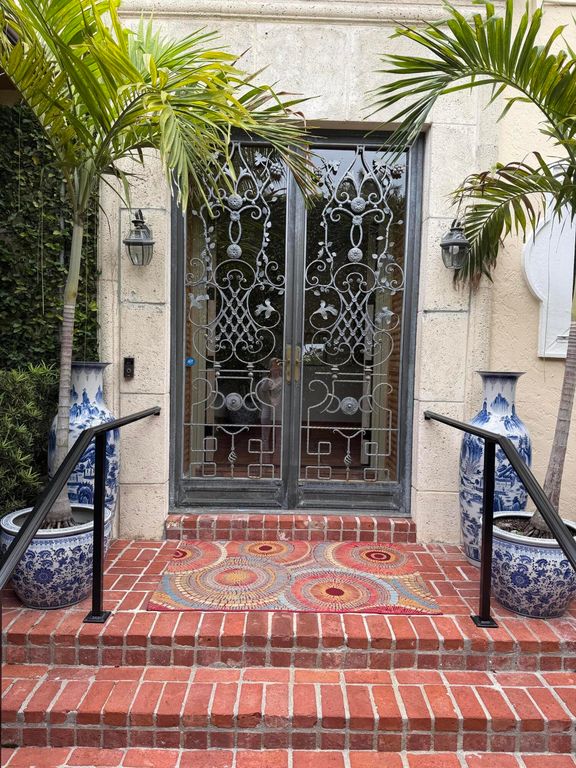 245 Brazilian Avenue, Palm Beach, FL 33480