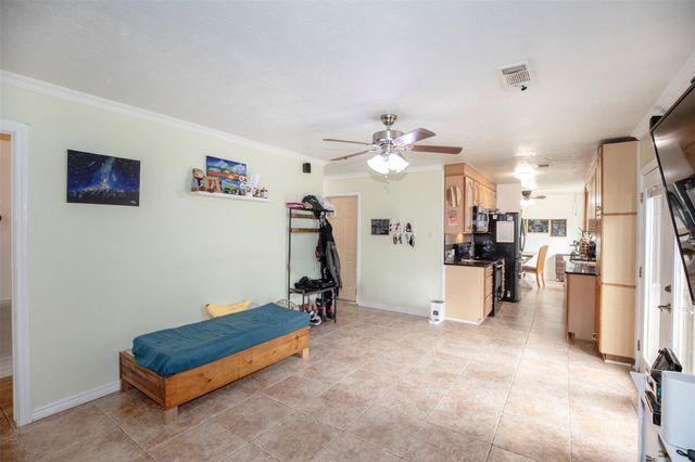 3000 2nd Avenue N, Texas City, TX 77590