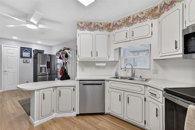 156 ROYAL PALM DRIVE, Leesburg, FL 34748