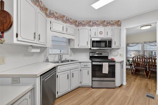 156 ROYAL PALM DRIVE, Leesburg, FL 34748